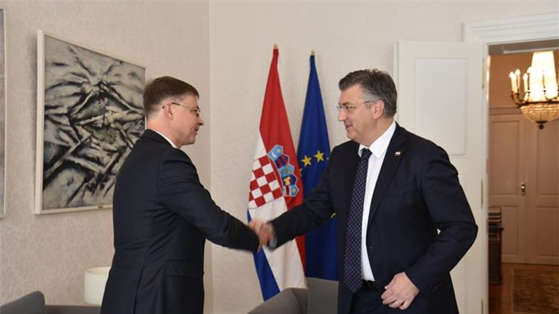 Plenković i Dombrovskis: Ulazak u europodručje donijet će opipljive koristi za hrvatske građane i gospodarstvo